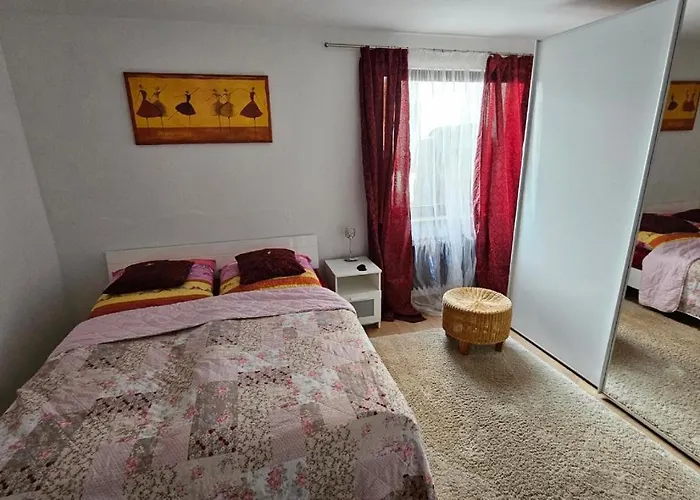 Ferienzimmer bei Thomas - Gemütliches Schlaf- und Wohnzimmer mit modernem Bad